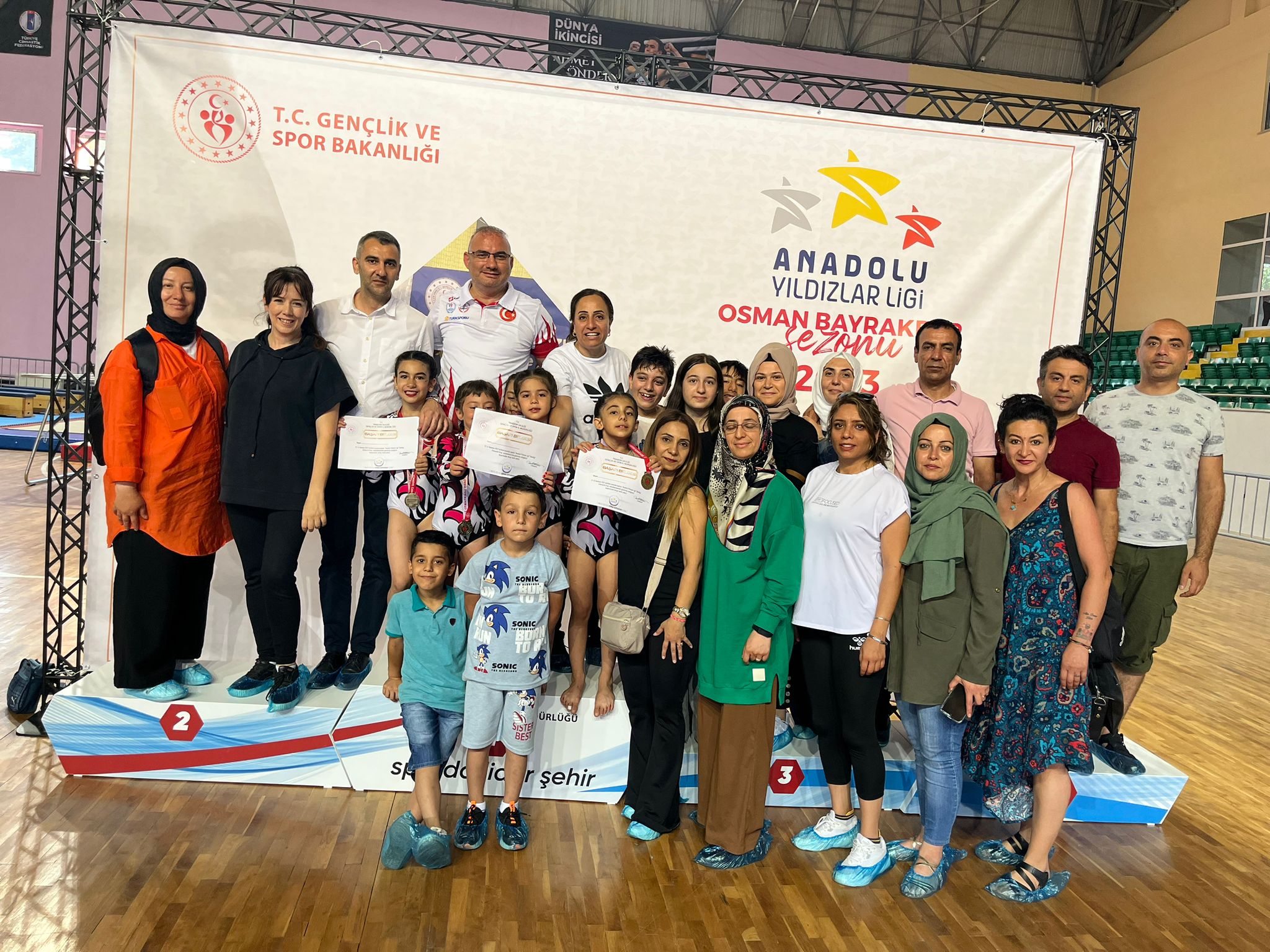 Elazığ Jimnastik spor kulübü ekibi kız ve erkek takımı takım halinde şampiyon oldular.