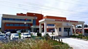 Çanakkale Ayvacık Devlet Hastanesi Başhekimini Cumhuriyet Başsavcılığı’na suç duyurusunda bulunuldu.